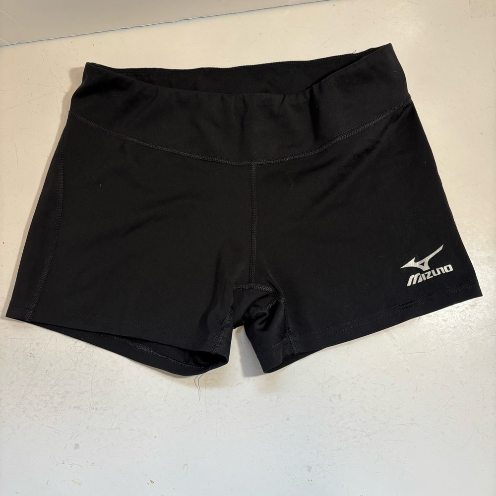 Mizuno performance women’s black spandex shorts in size large